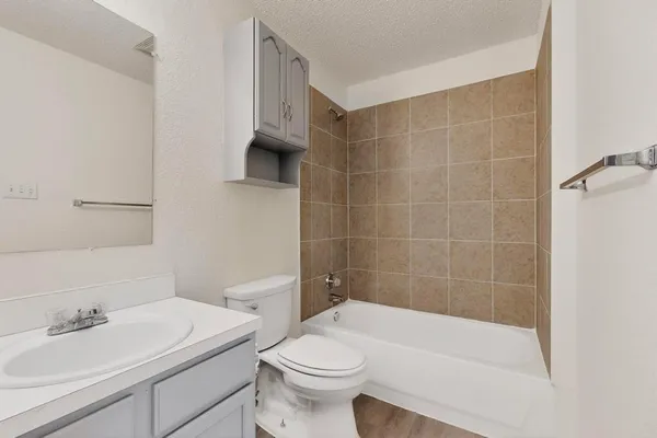 $1,350 | 150 Lobo Lane, Unit B, Little Elm, TX 75068