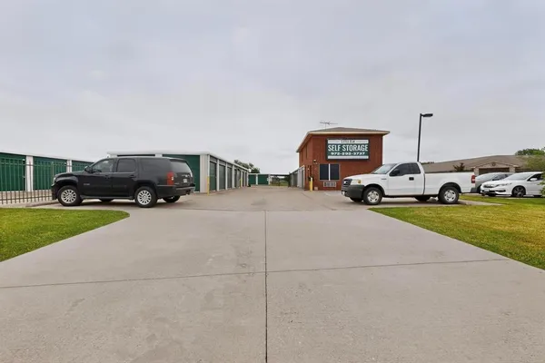 $1,350 | 150 Lobo Lane, Unit B, Little Elm, TX 75068