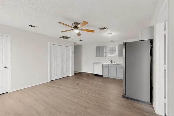 $1,350 | 150 Lobo Lane, Unit B, Little Elm, TX 75068