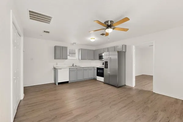 $1,350 | 150 Lobo Lane, Unit B, Little Elm, TX 75068