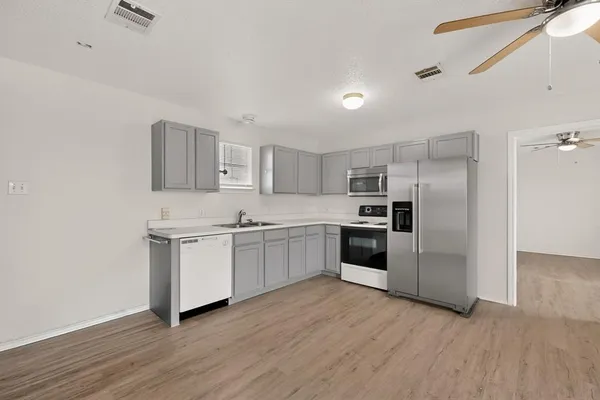 $1,350 | 150 Lobo Lane, Unit B, Little Elm, TX 75068