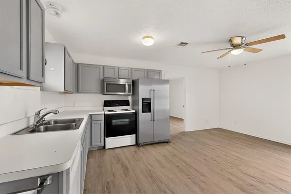 $1,350 | 150 Lobo Lane, Unit B, Little Elm, TX 75068