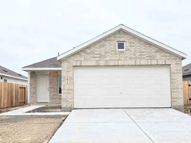 $214,962 | 1322 Gamagrass Drive, Crosby, TX 77532
