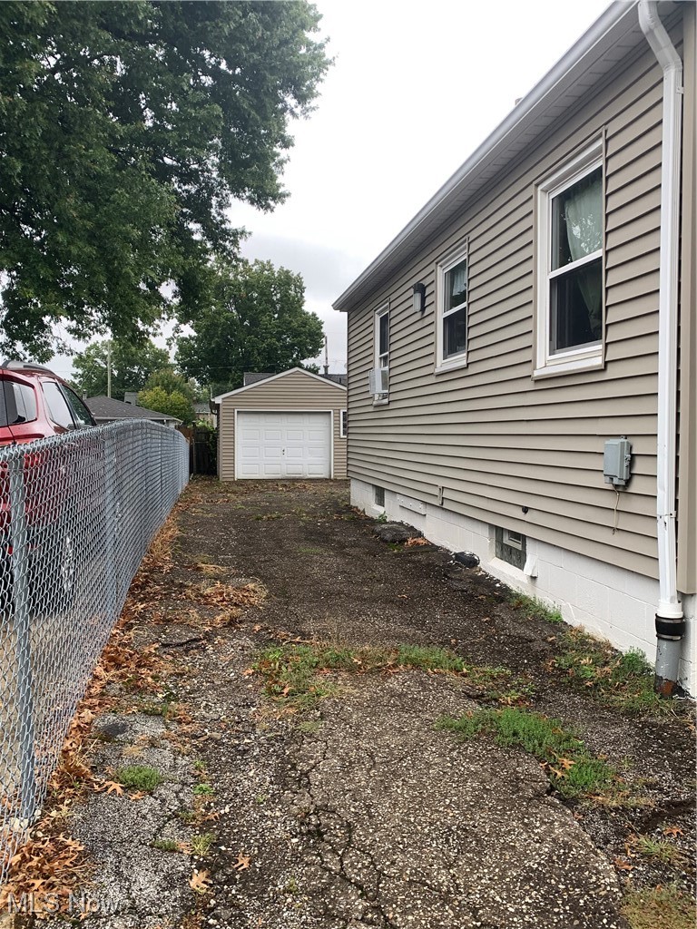 885 Reed Avenue Akron, OH 44306 - Photo 2 of 24 View of home's exterior