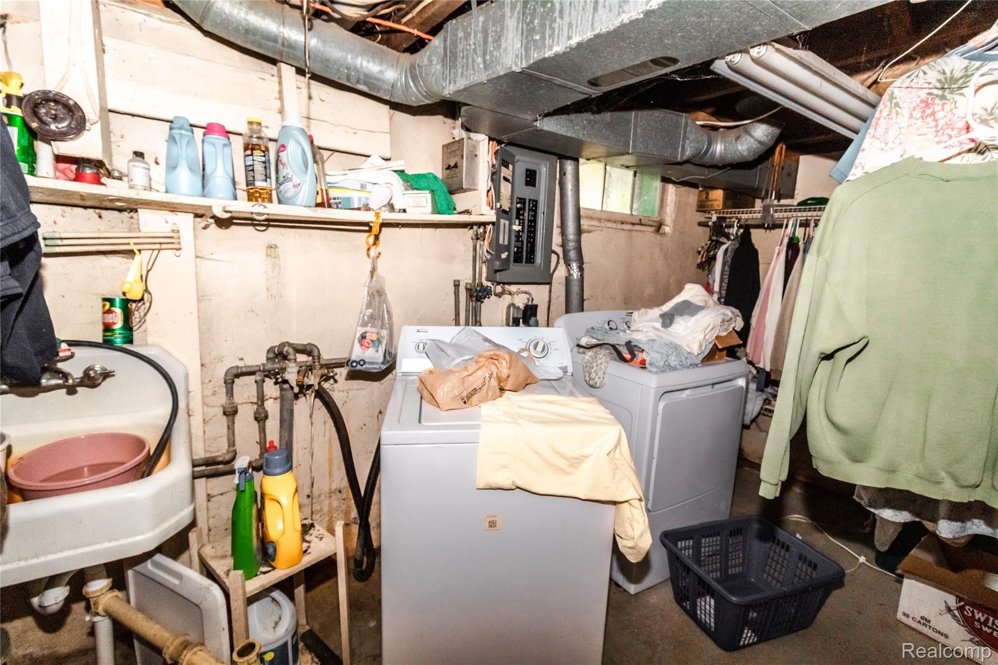 4146 Mitchell Road Lapeer, MI 48446 - Photo 27 of 65 Basement Laundry.jpg