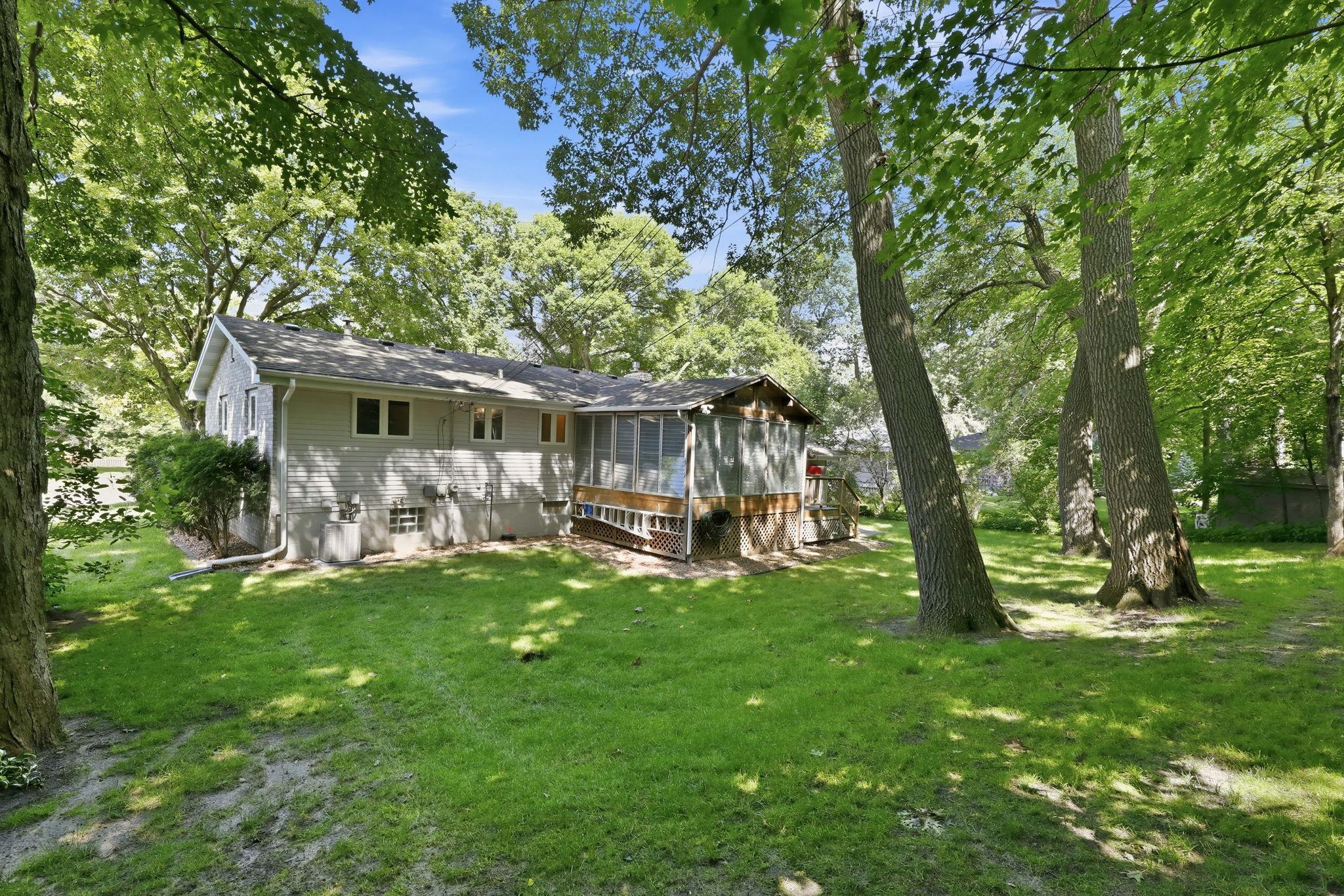 250 Glenbrook Road North Wayzata, MN 55391 - Photo 8 of 48