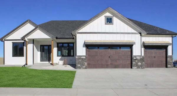 $799,900 | 2704 Berkshire Way, Casper, WY 82609