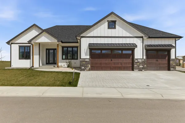 $789,000 | 2704 Berkshire Way, Casper, WY 82609