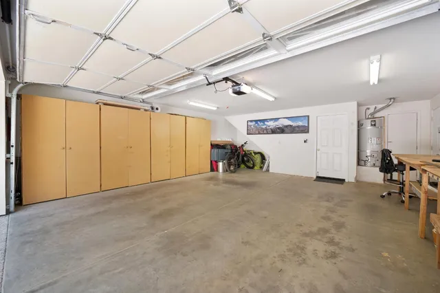 a view of livingroom with furniture and a ceiling fan