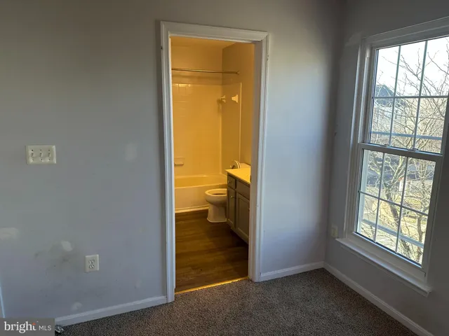 $2,650 | 43004 Beachall Street, Chantilly, VA 20152