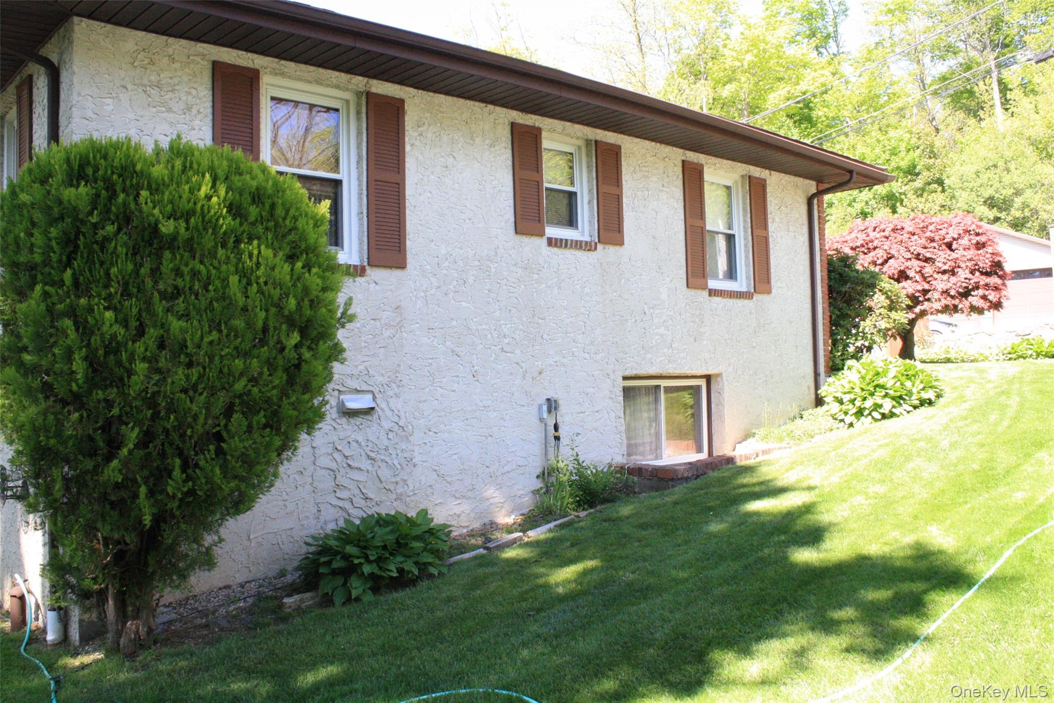 37 Valhalla Road Carmel, NY 10512 - Photo 5 of 28 Side of home