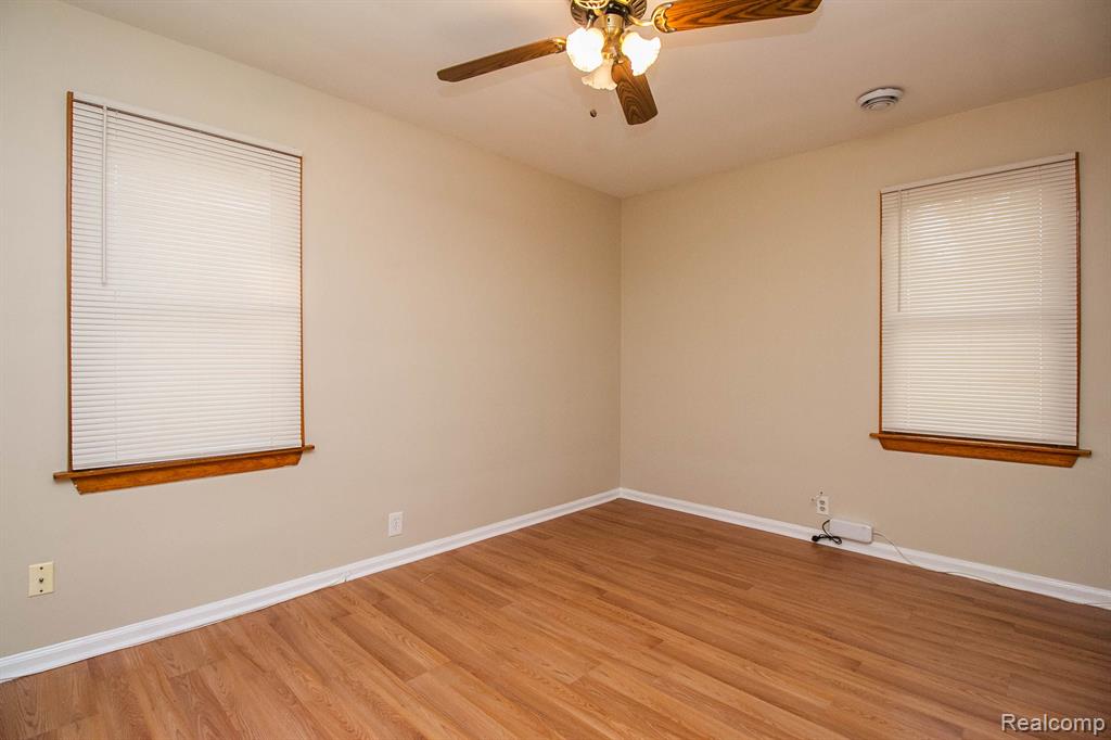 3904 Durham Road Royal Oak, MI 48073 - Photo 13 of 21