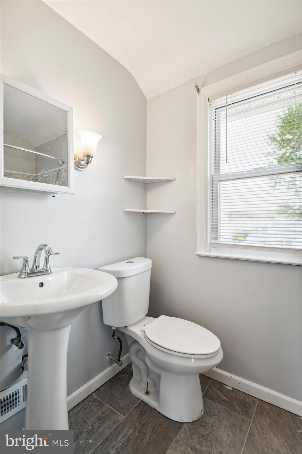 27 Rolling Road Claymont, DE 19703 - Photo 13 of 17