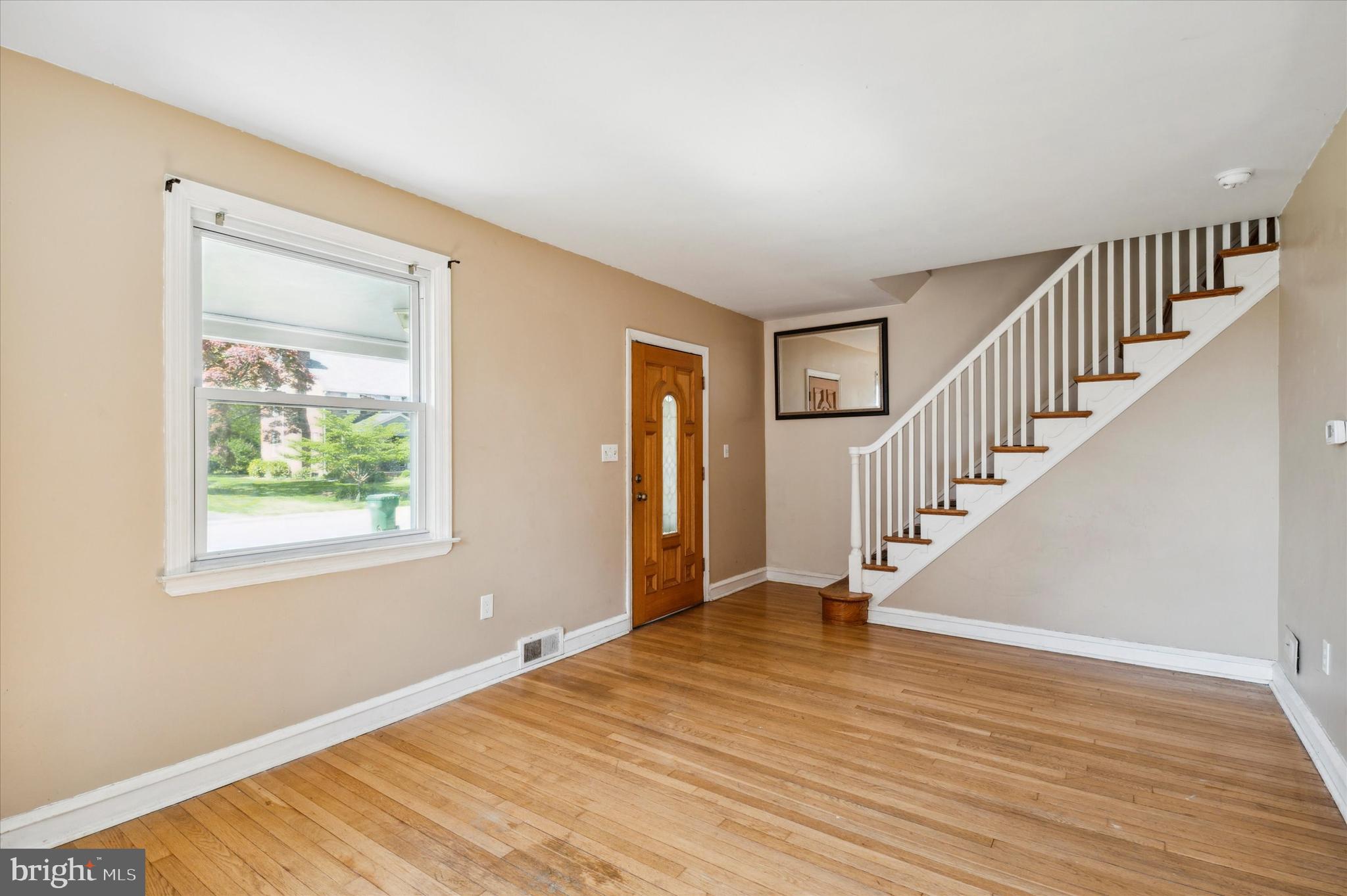 27 Rolling Road Claymont, DE 19703 - Photo 3 of 17