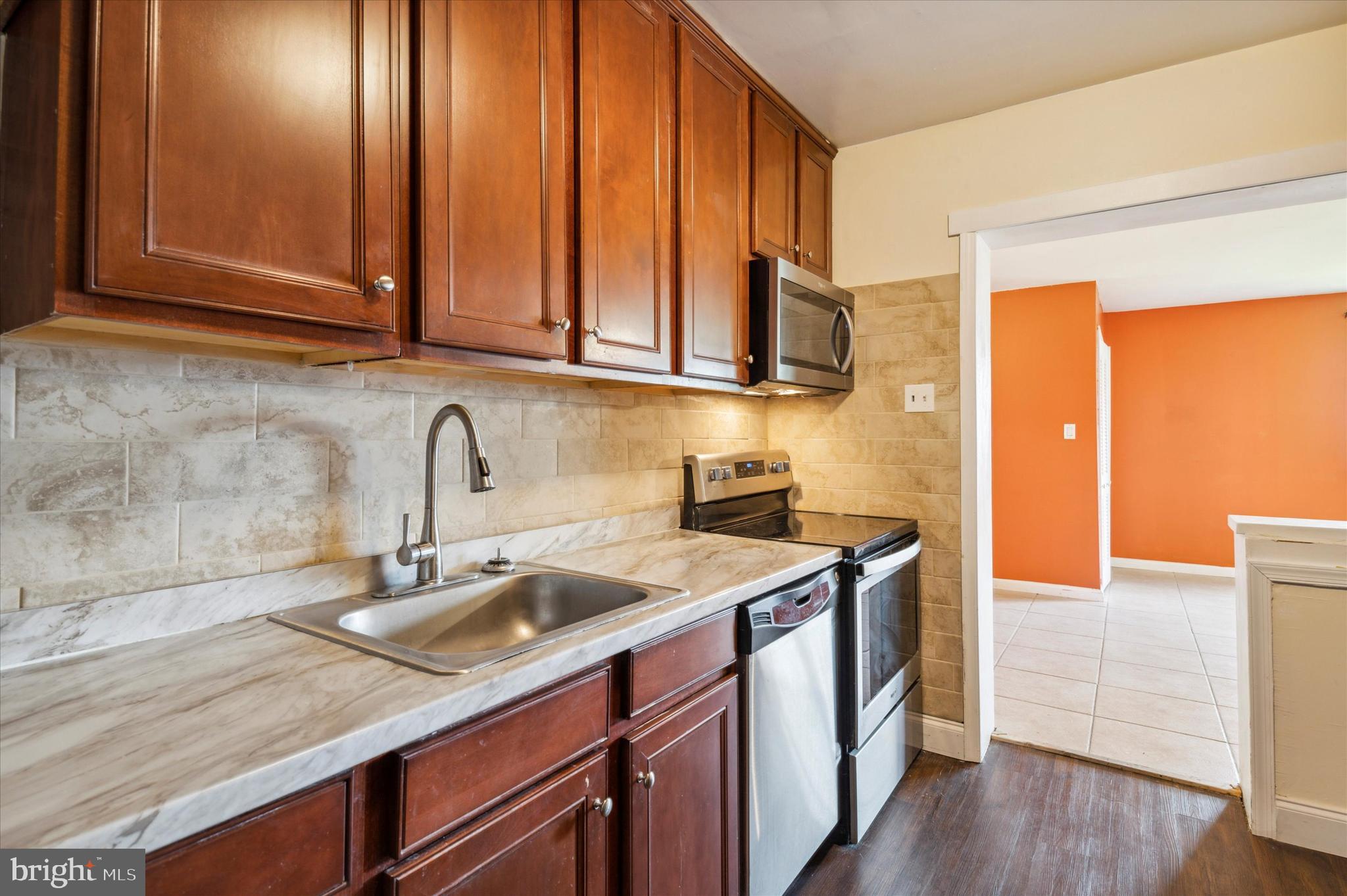 27 Rolling Road Claymont, DE 19703 - Photo 6 of 17