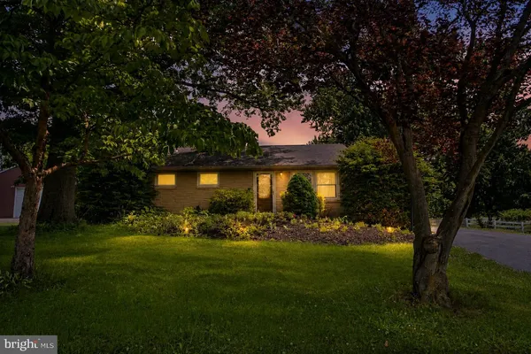 $269,900 | 1417 Old Airport Road, Douglassville, PA 19518