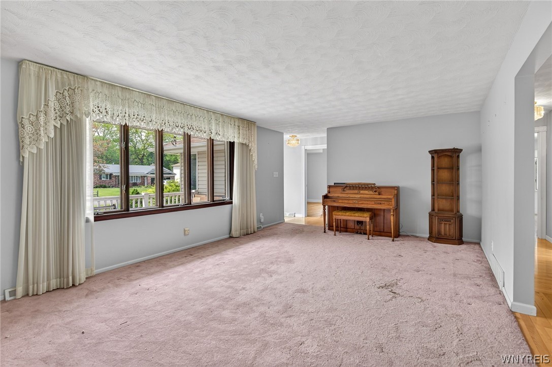 7706 St Joseph Road Niagara, NY 14304 - Photo 19 of 48
