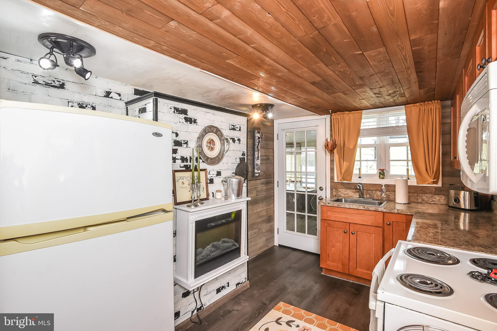 115 Nelson Street Colonial Beach, VA 22443 - Photo 20 of 45 Kitchen