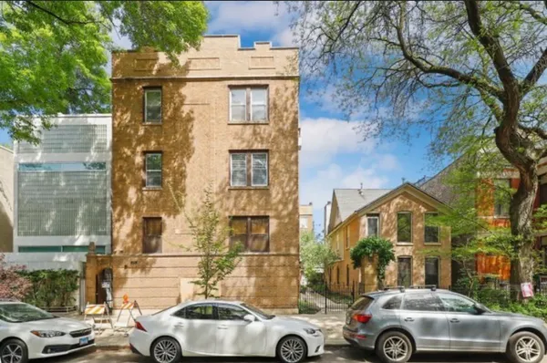 $2,400 | 1931 North Howe Street, Unit 2W, Chicago, IL 60614