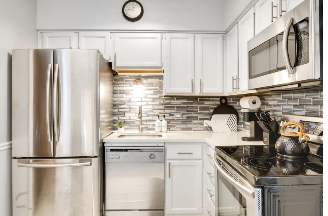 1931 North Howe Street, Unit 2W Chicago, IL 60614 - Photo 8 of 16