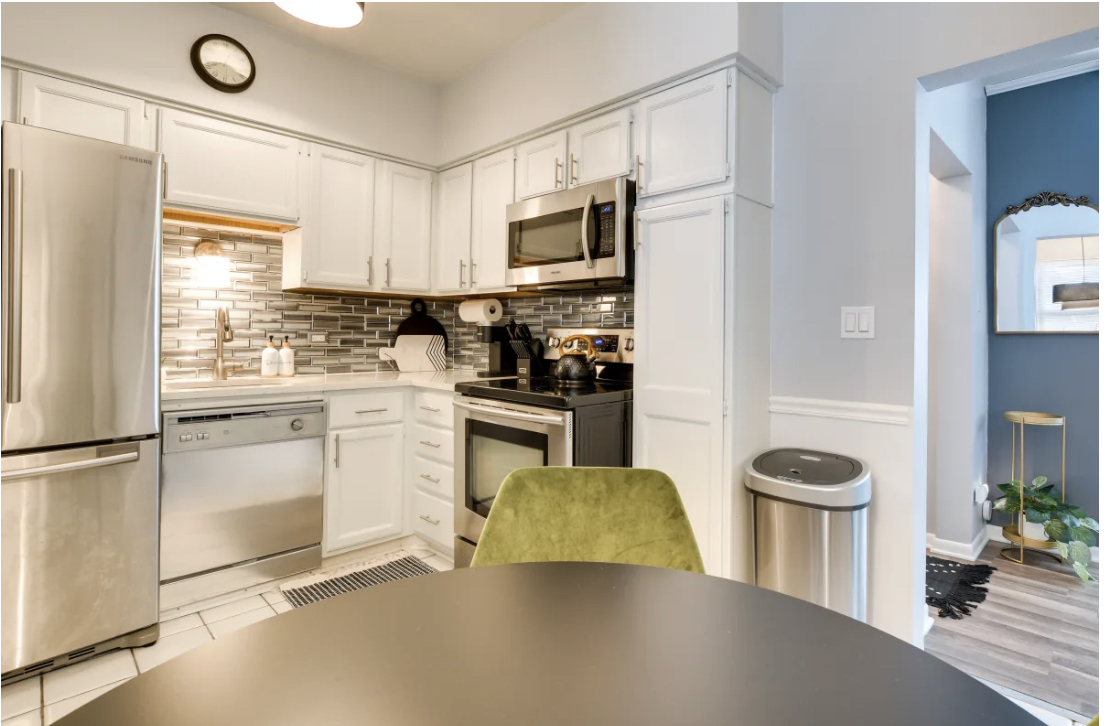 1931 North Howe Street, Unit 2W Chicago, IL 60614 - Photo 10 of 16