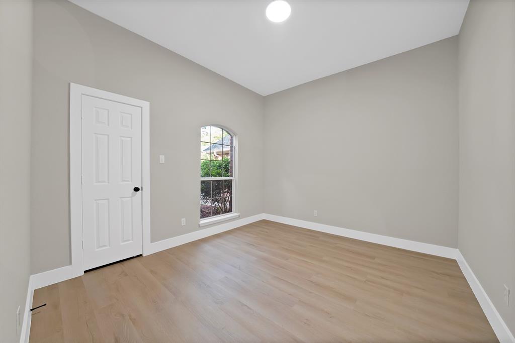 1213 Concho Drive Benbrook, TX 76126 - Photo 18 of 32