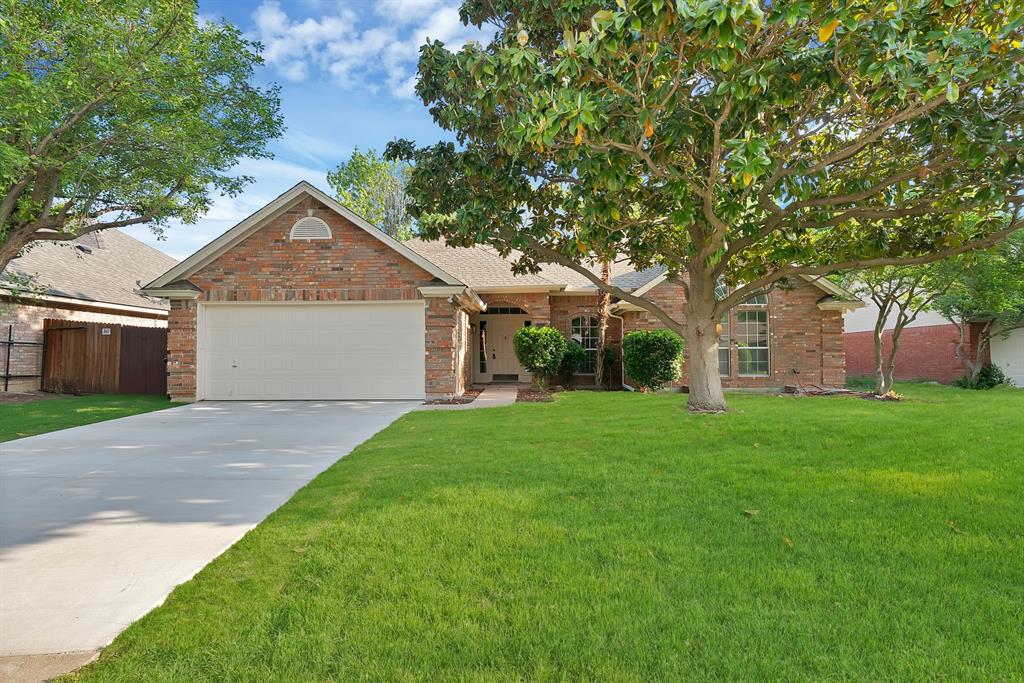 1213 Concho Drive Benbrook, TX 76126 - Photo 2 of 32
