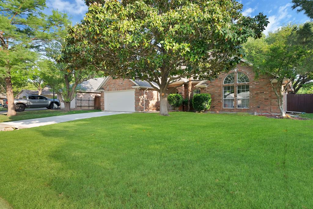 1213 Concho Drive Benbrook, TX 76126 - Photo 3 of 32