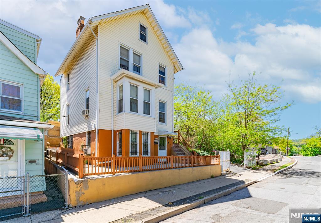 420 Mechanic Street Orange, NJ 07050 - Photo 15 of 18