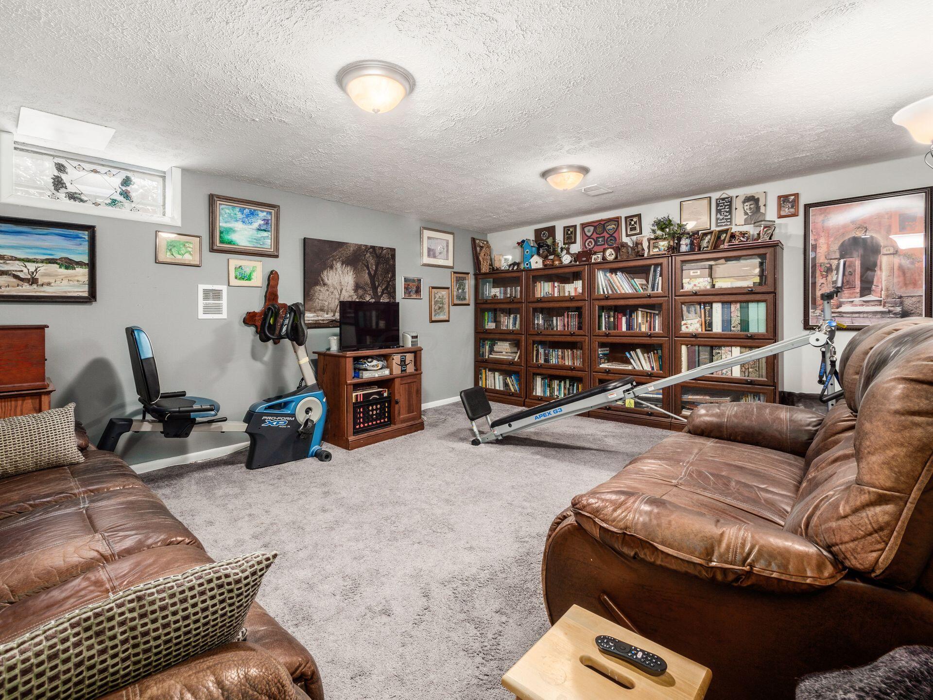 5594 Brackenridge Avenue, Unit R2 Columbus, OH 43228 - Photo 16 of 32 016_2b_N5549 Brackenridge 018