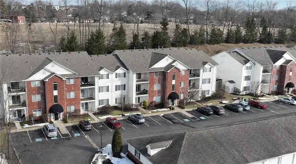 $179,000 | 250 Hidden Ridge Court, Unit 301, South Park, PA 15129
