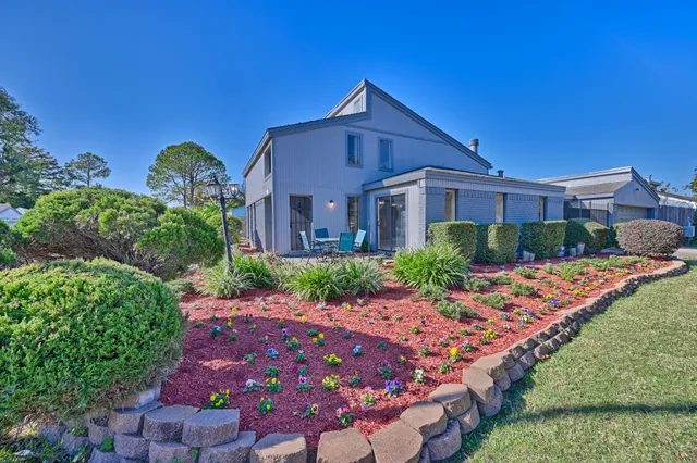 $272,500 | 11502 Bellerive Drive, Houston, TX 77072