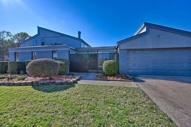 $272,500 | 11502 Bellerive Drive, Houston, TX 77072