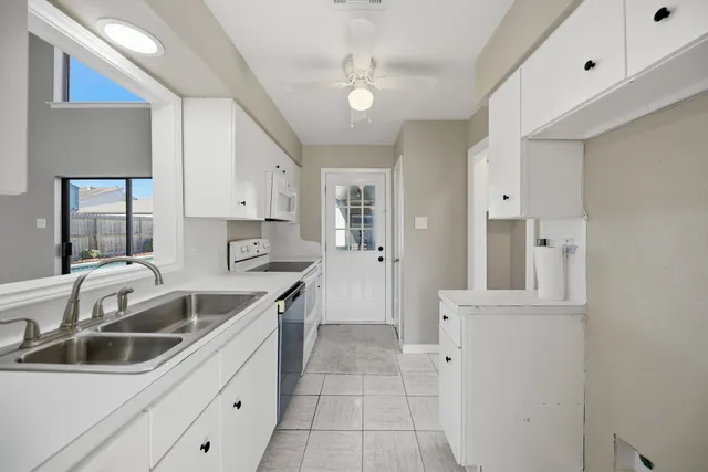 $272,500 | 11502 Bellerive Drive, Houston, TX 77072