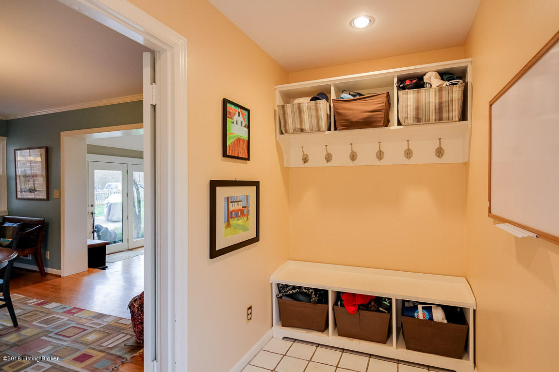 2400 Tuckaho Road Louisville, KY 40207 - Photo 14 of 31 0035