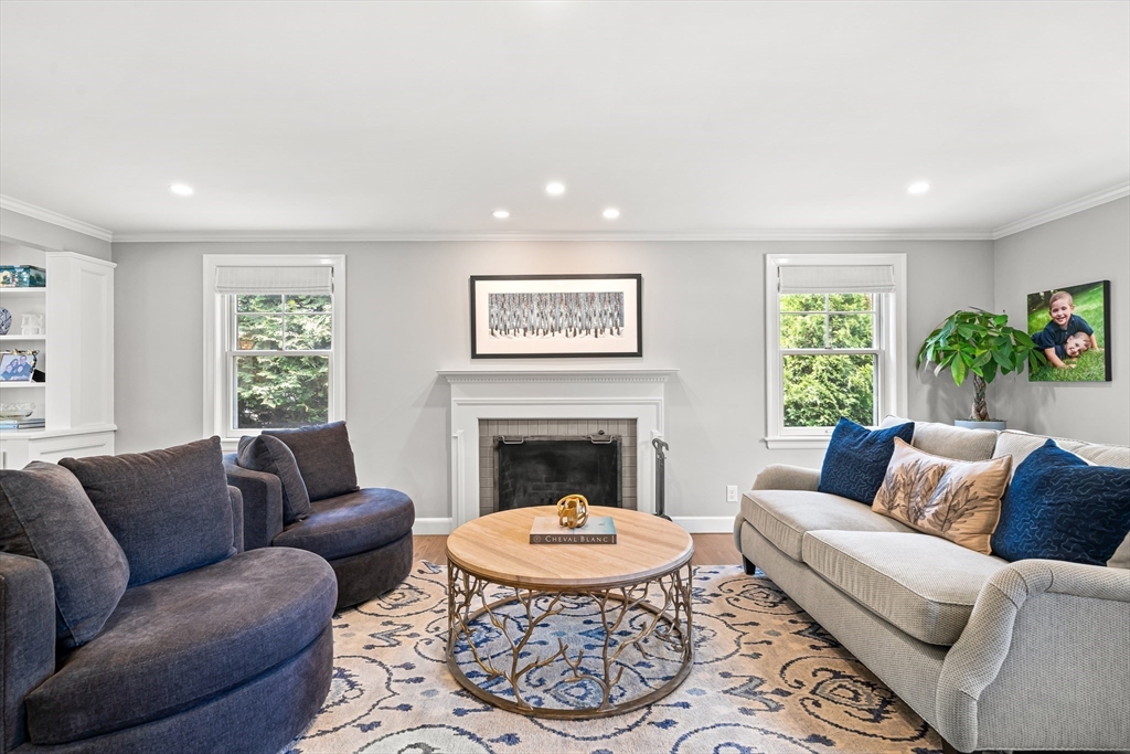 23 Northgate Road Wellesley, MA 02481 - Photo 2 of 31