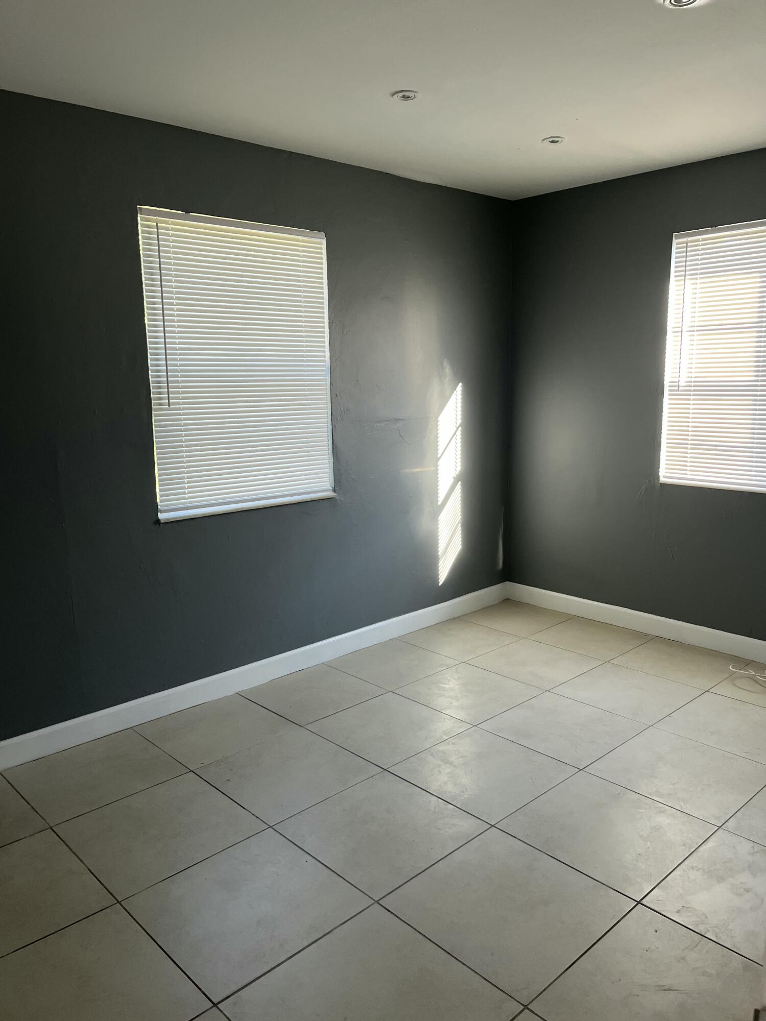 3308 S Avenue Riviera Beach, FL 33404 - Photo 13 of 16 IMG_20250301_214739