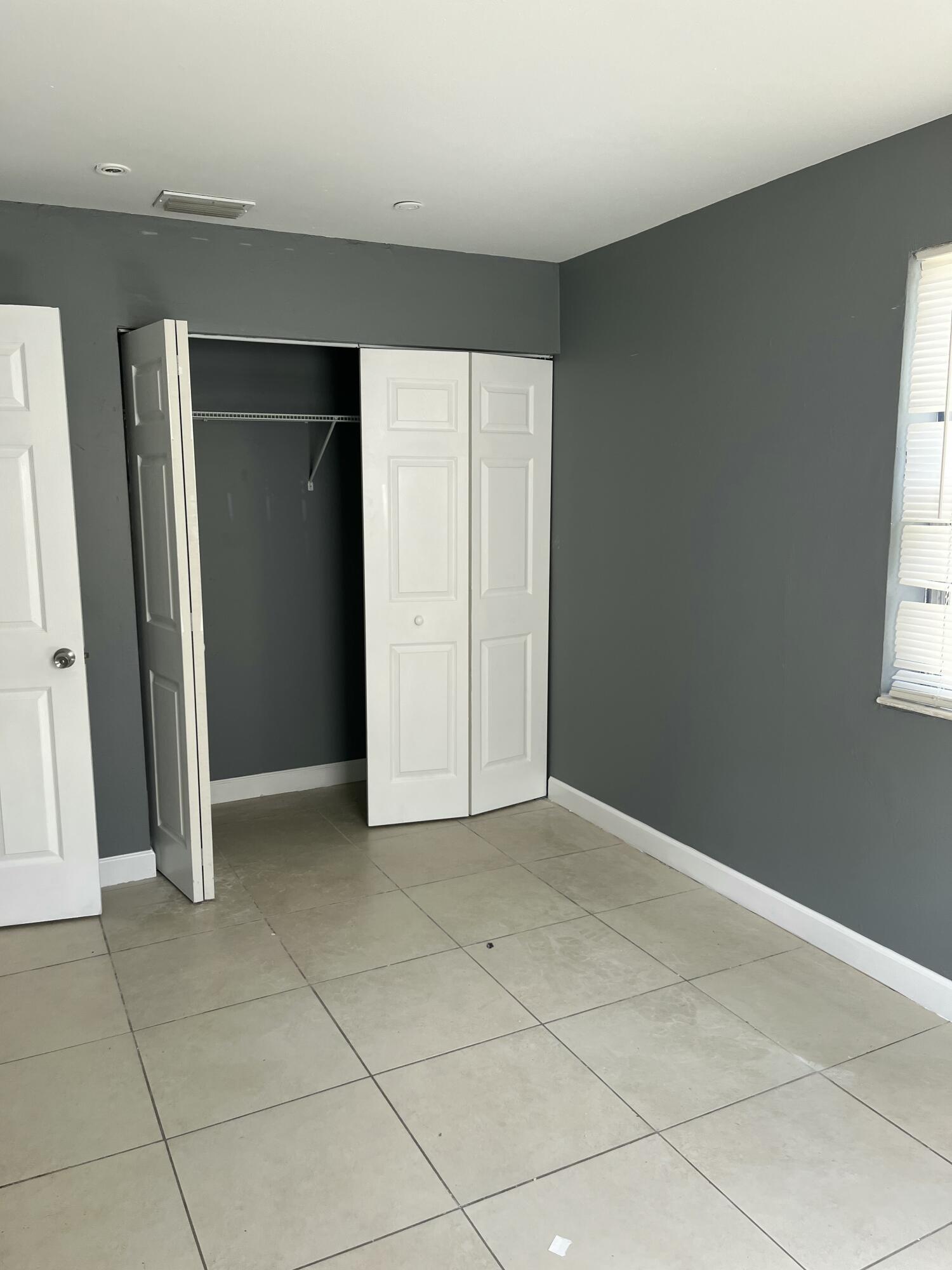 3308 S Avenue Riviera Beach, FL 33404 - Photo 3 of 16 IMG_20250227_165422