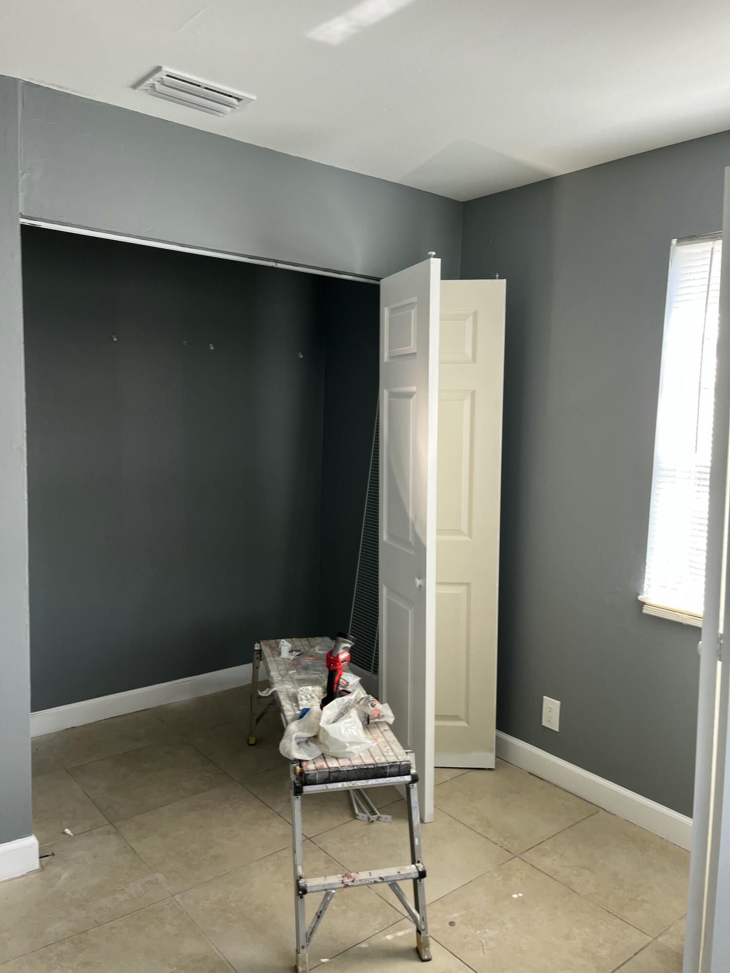 3308 S Avenue Riviera Beach, FL 33404 - Photo 5 of 16 IMG_20250227_165432