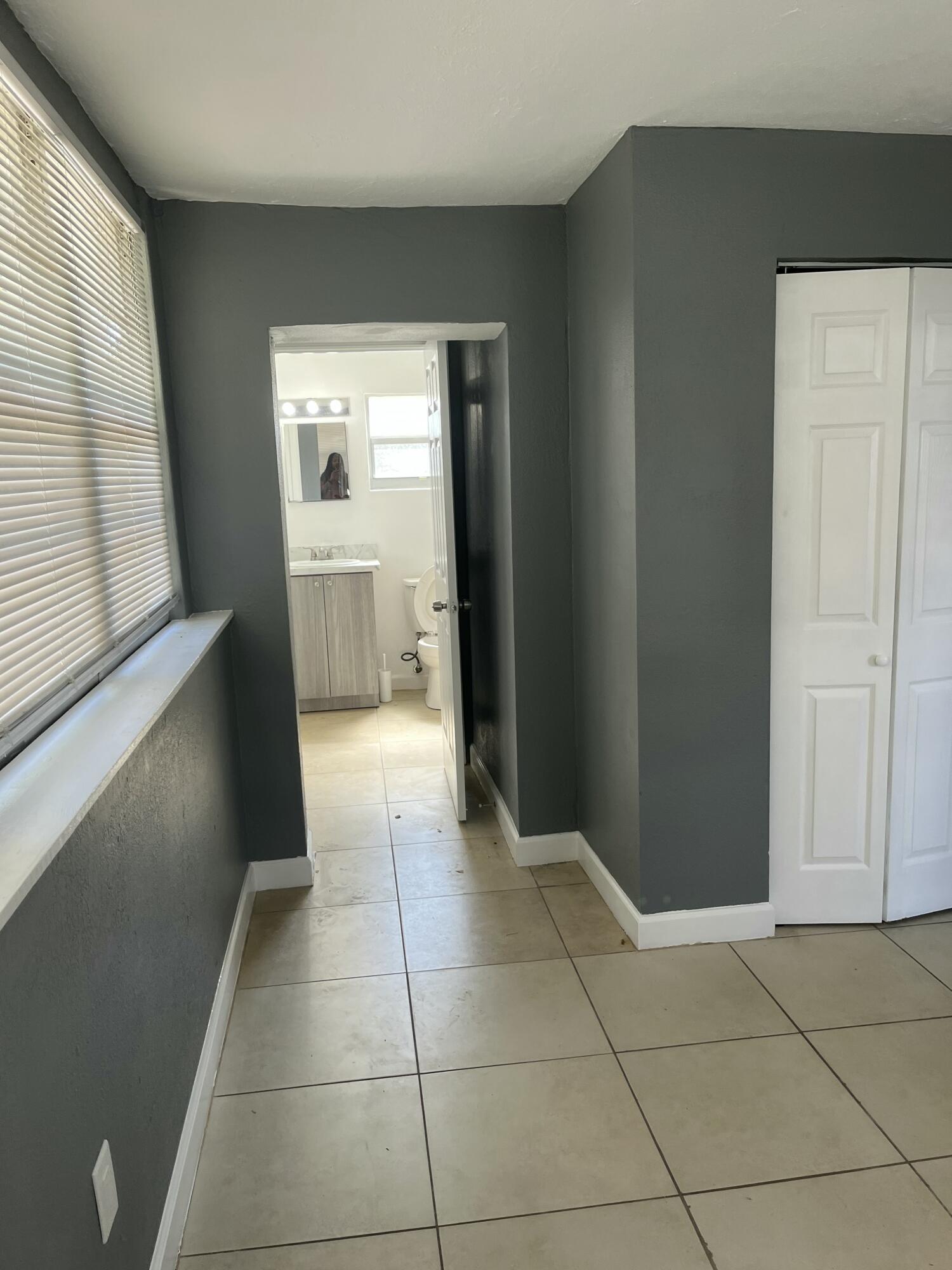 3308 S Avenue Riviera Beach, FL 33404 - Photo 6 of 16 IMG_20250227_165438