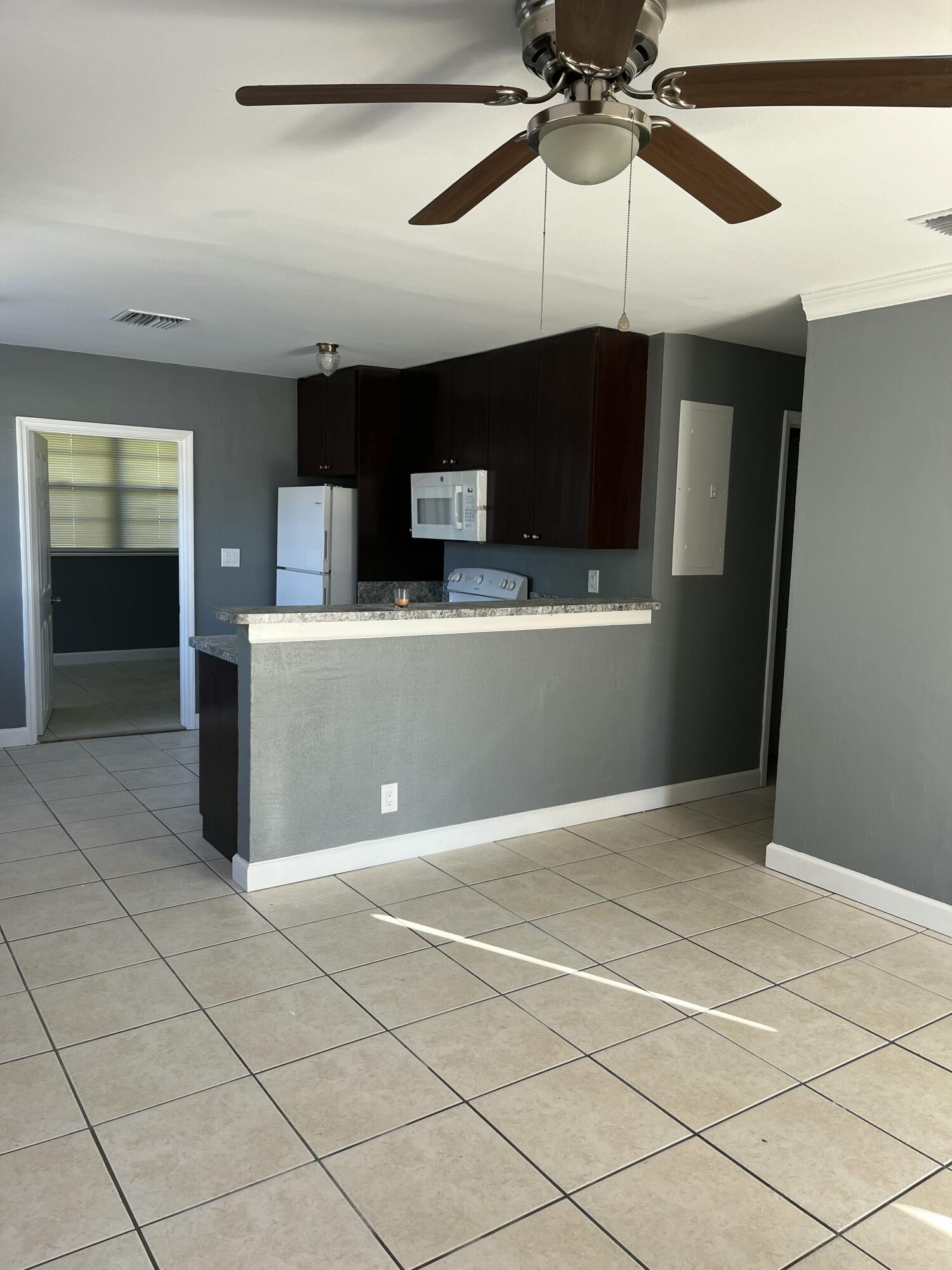 3308 S Avenue Riviera Beach, FL 33404 - Photo 10 of 16 IMG_20250301_214718