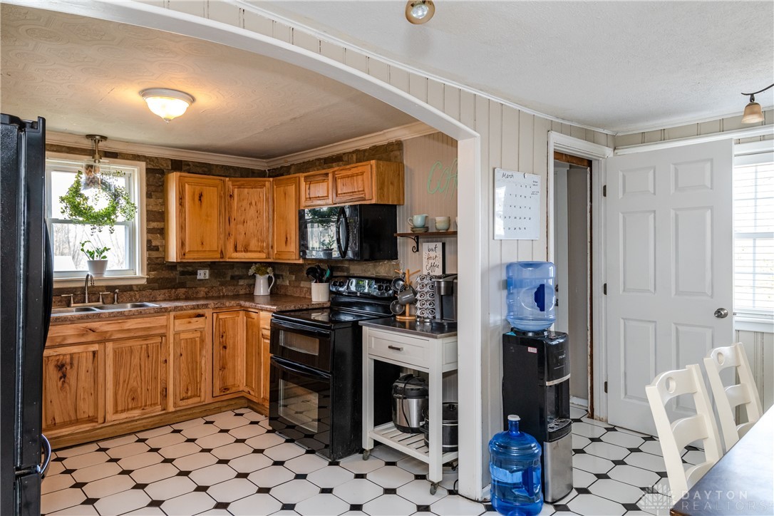 1056 Hook Road Xenia, OH 45385 - Photo 9 of 31 Gallery Image 9