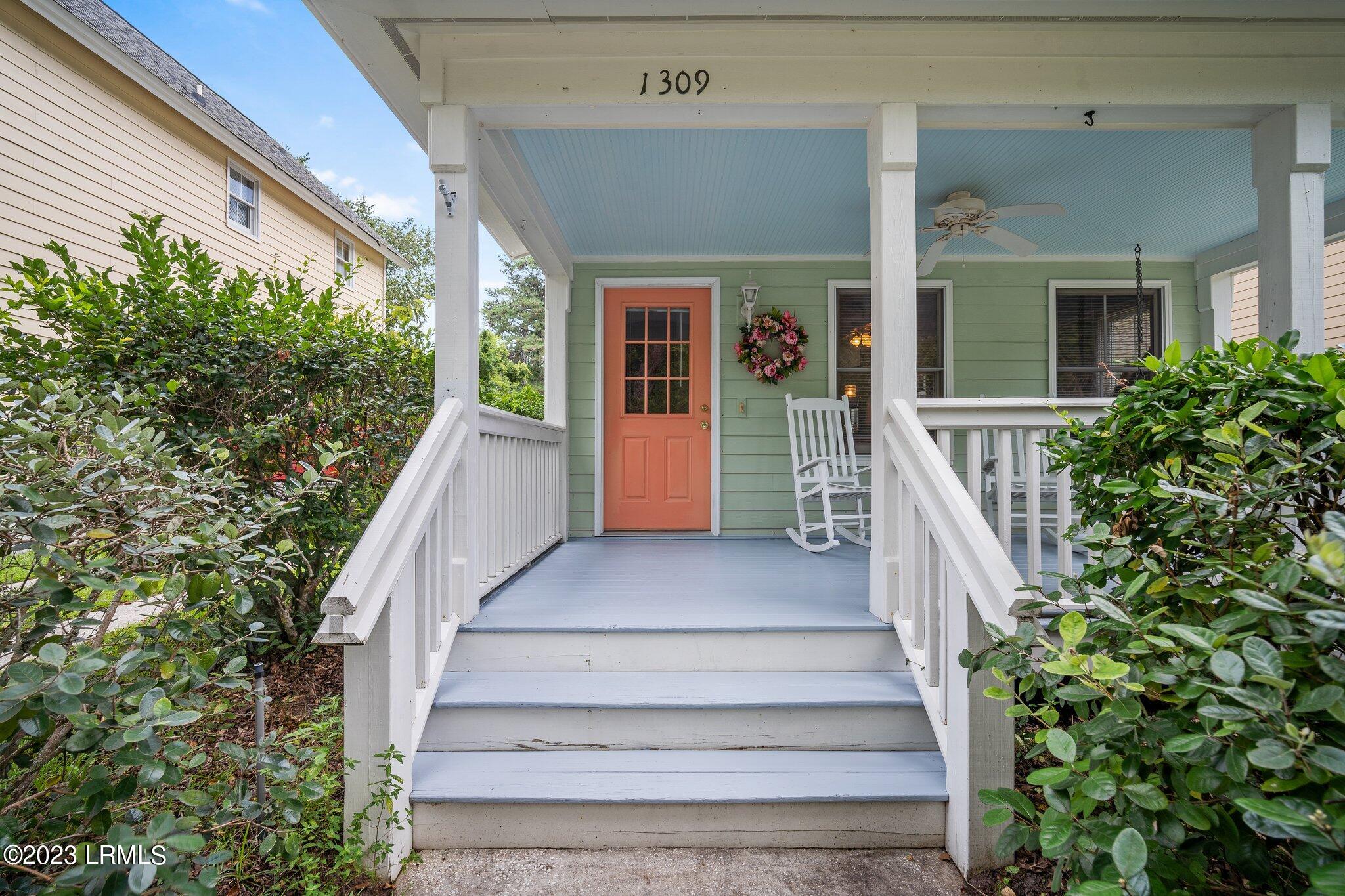 1309 Broad Street Beaufort, SC 29902 - Photo 2 of 23 Front Porch