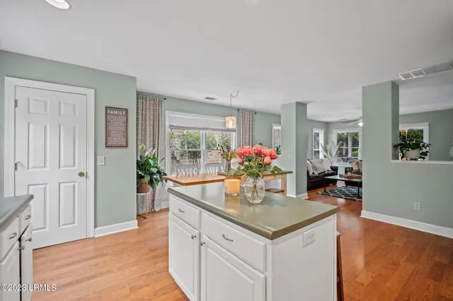 $2,500 | 1309 Broad Street, Beaufort, SC 29902