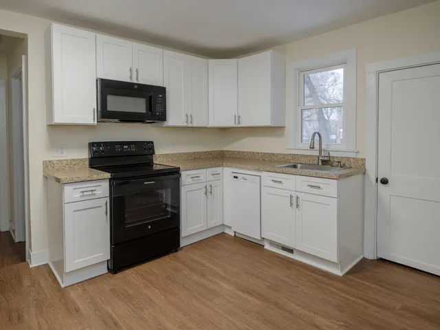 $139,000 | 1404 North Edwards Street, Kalamazoo, MI 49007