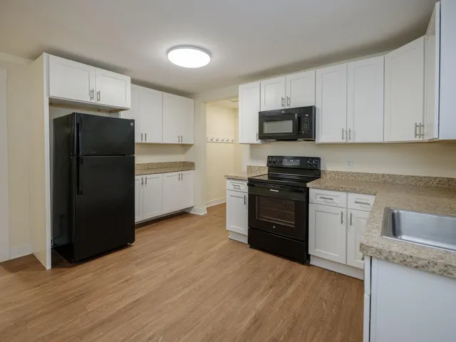 $139,000 | 1404 North Edwards Street, Kalamazoo, MI 49007