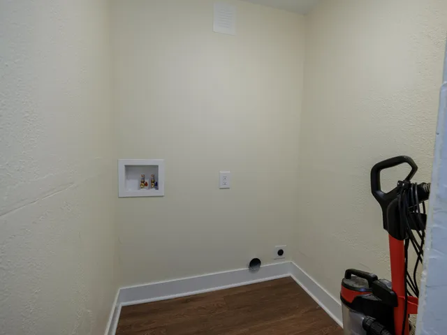 $139,000 | 1404 North Edwards Street, Kalamazoo, MI 49007