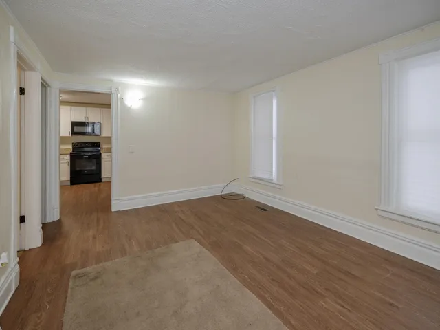 $139,000 | 1404 North Edwards Street, Kalamazoo, MI 49007