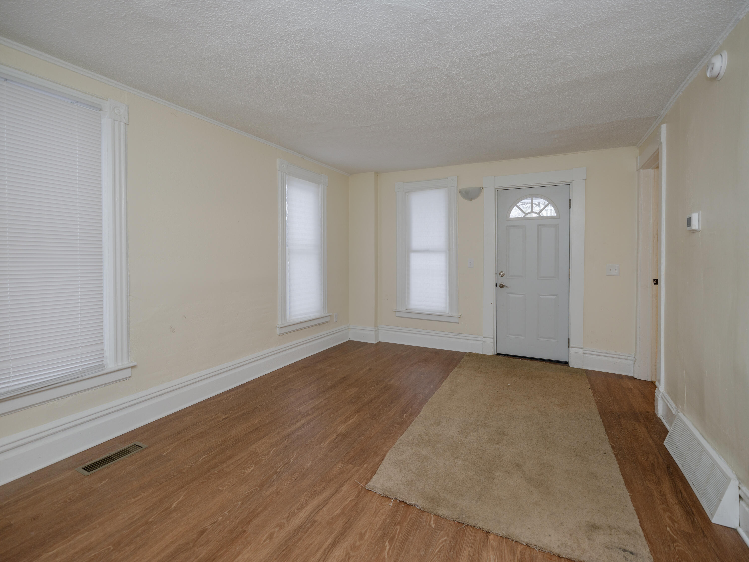 1404 North Edwards Street Kalamazoo, MI 49007 - Photo 7 of 23 1404 N Edwards-103