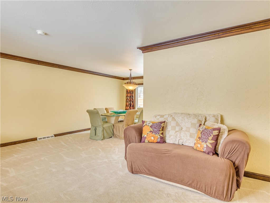 4649 Telhurst Road South Euclid, OH 44121 - Photo 8 of 32